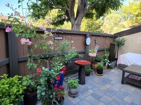 224 S Marengo Ave in Pasadena, CA - Building Photo