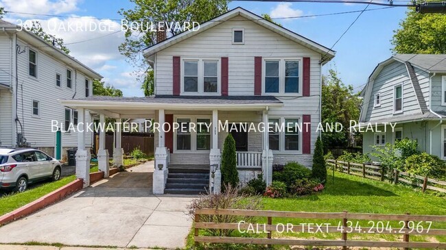 property at 305 Oakridge Blvd