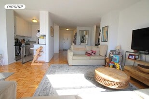 401 2nd Ave in New York, NY - Building Photo