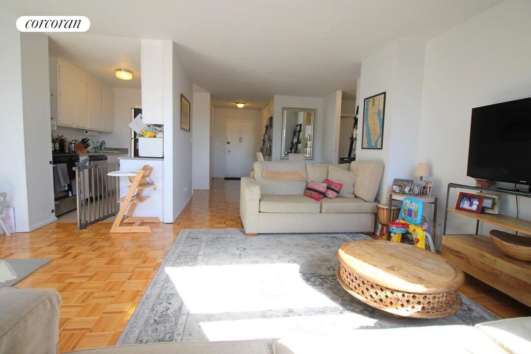 401 2nd Ave in New York, NY - Building Photo