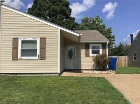 1218 Owl Ct in Virginia Beach, VA - Building Photo