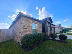 14211 Alberta Spruce Ln in Crosby, TX - Foto de edificio - Building Photo