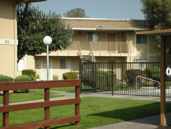 Shadowcreek Apartments in Madera, CA - Building Photo - Building Photo