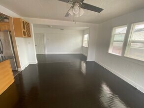 6121 Racine, Unit B in Oakland, CA - Building Photo - Building Photo