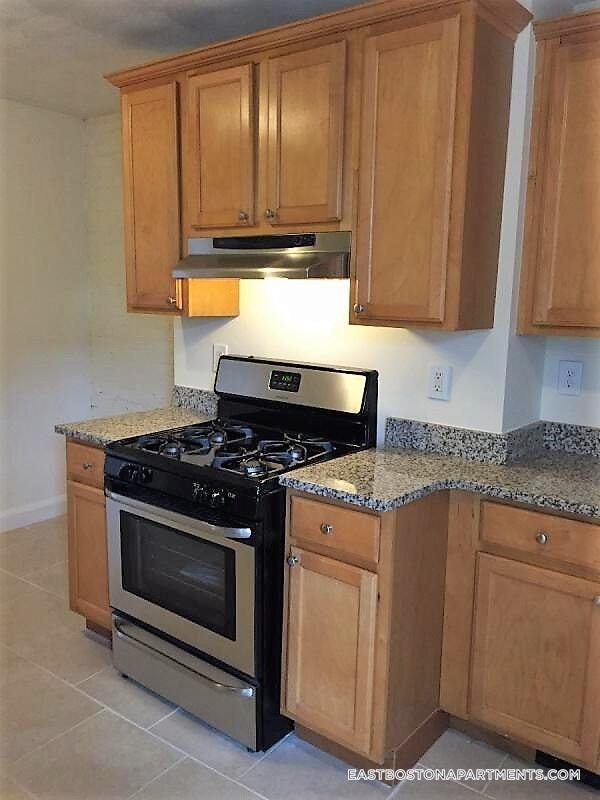 25 Chelsea St, Unit 3 in Boston, MA - Building Photo - Building Photo