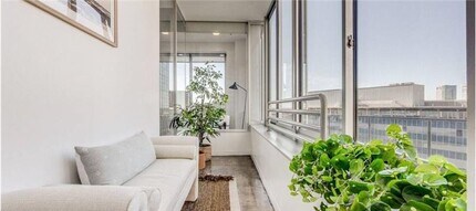 301 N Akard St in Dallas, TX - Building Photo - Building Photo