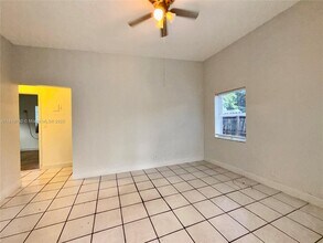 824 NW 4th Ave in Fort Lauderdale, FL - Building Photo - Building Photo