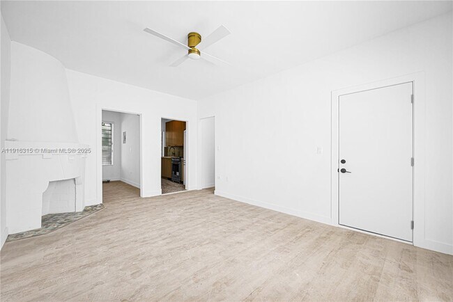 641 10th St in Miami Beach, FL - Building Photo - Building Photo