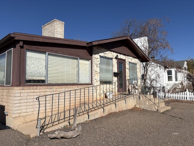 176 S 100 E in Kanab, UT - Building Photo - Building Photo