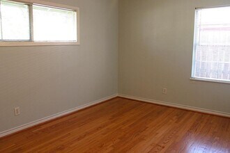 2111 Chippendale Rd in Houston, TX - Building Photo - Building Photo