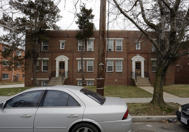 Delwin Apartments in Washington, DC - Building Photo - Building Photo