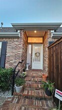 8207 Persimmon St in Irving, TX - Building Photo - Building Photo