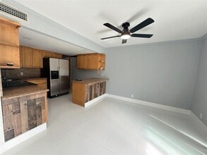 320 Sunshine Dr in Coconut Creek, FL - Building Photo - Building Photo