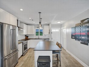 2400 NE 36th St in Lighthouse Point, FL - Building Photo - Building Photo