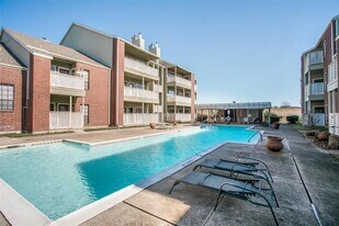 500 Ferry Rd in Galveston, TX - Building Photo