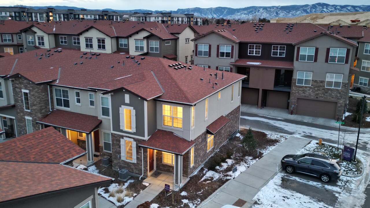 8412 Galvani Trl in Highlands Ranch, CO - Foto de edificio