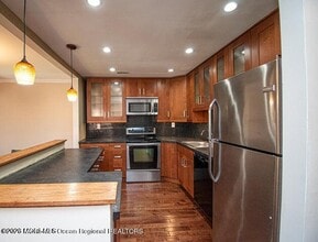 5 Newport Ct in Brick, NJ - Building Photo - Building Photo