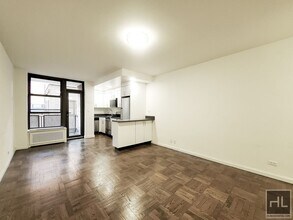 EAST 35 STREET in New York, NY - Building Photo - Building Photo