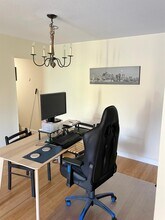 11 Cameron Ave, Unit 3 in Somerville, MA - Foto de edificio - Building Photo