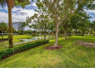 3932 Long Leaf Ln in Hollywood, FL - Building Photo - Building Photo