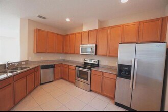 8654 Brookvale Dr in Windermere, FL - Building Photo - Building Photo