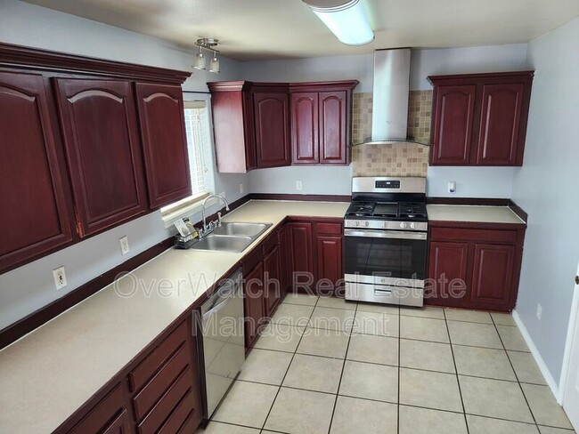 6922 Gold Kings Ave in Anchorage, AK - Building Photo - Building Photo