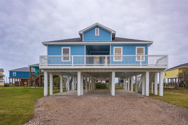 3261 Pirates Cove in Port Bolivar, TX - Building Photo - Building Photo