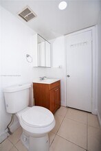 1720 NW North River Dr in Miami, FL - Foto de edificio - Building Photo