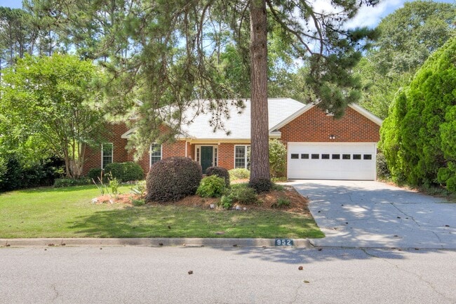 property at 952 Hunting Horn Wy