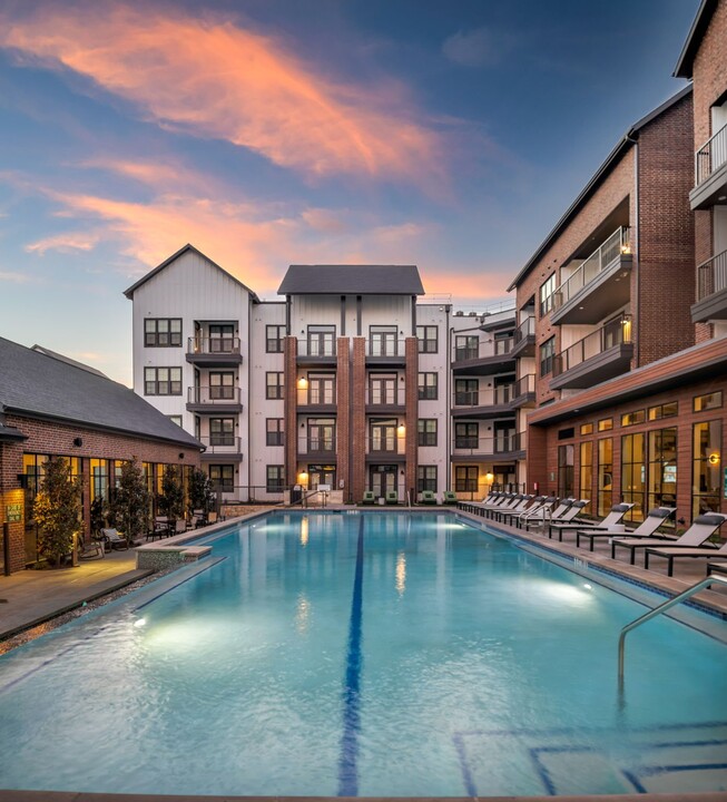 Veranda in Austin, TX - Foto de edificio