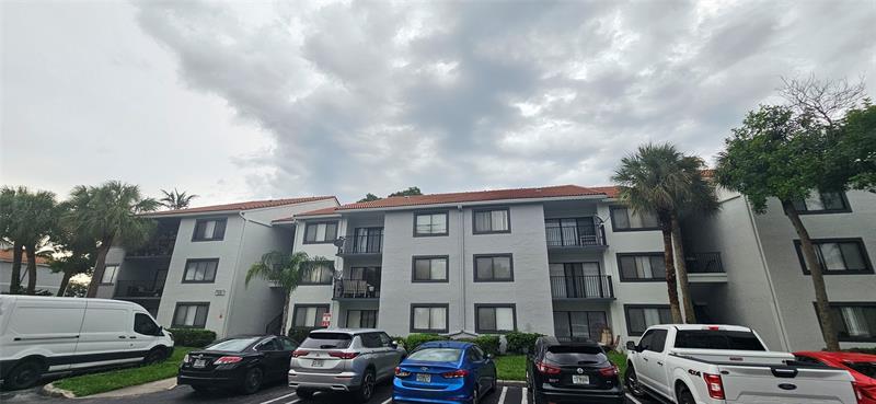 9250 W Atlantic Blvd in Coral Springs, FL - Building Photo