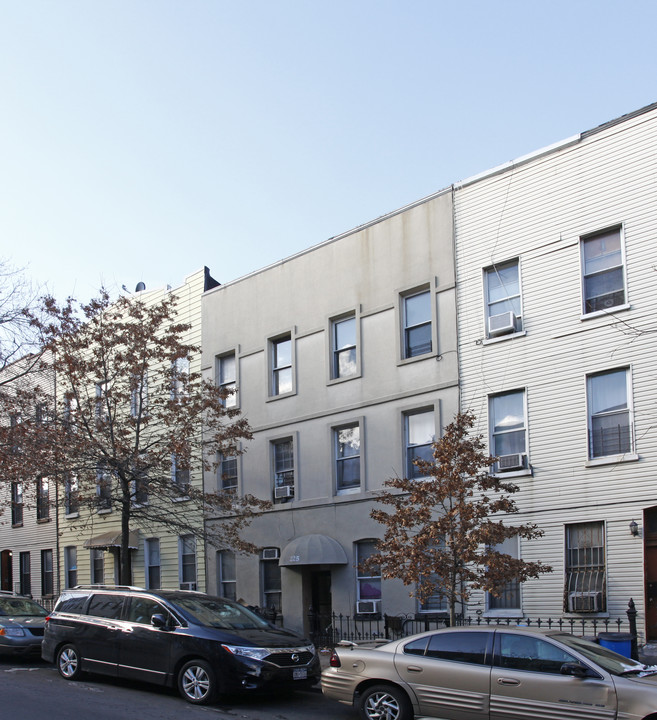 225 Suydam St in Brooklyn, NY - Building Photo