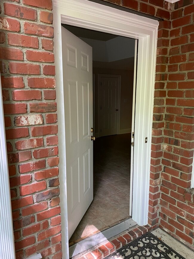 125A Wild Iris Ln, Unit Wild Iris in Chapel Hill, NC - Building Photo - Building Photo