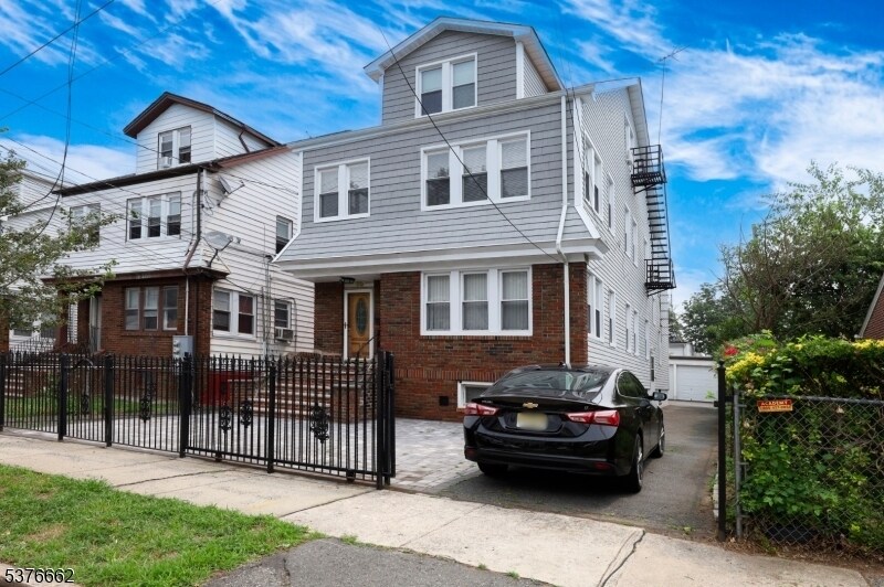 90 Norman Rd in Newark, NJ - Building Photo