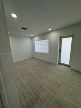 1670 SW 11th Ter in Miami, FL - Building Photo - Building Photo