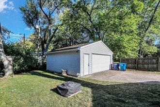 5311 Crittenden Ave in Indianapolis, IN - Foto de edificio - Building Photo