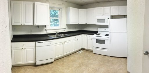 404 S Busey Ave in Urbana, IL - Building Photo