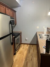 1848 W Benton St, Unit Unit 107 in Iowa City, IA - Building Photo - Building Photo