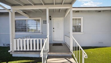 8100 Bellaire Ave in North Hollywood, CA - Foto de edificio - Building Photo