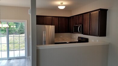 433 Timber Pointe Dr in Joliet, IL - Building Photo - Building Photo
