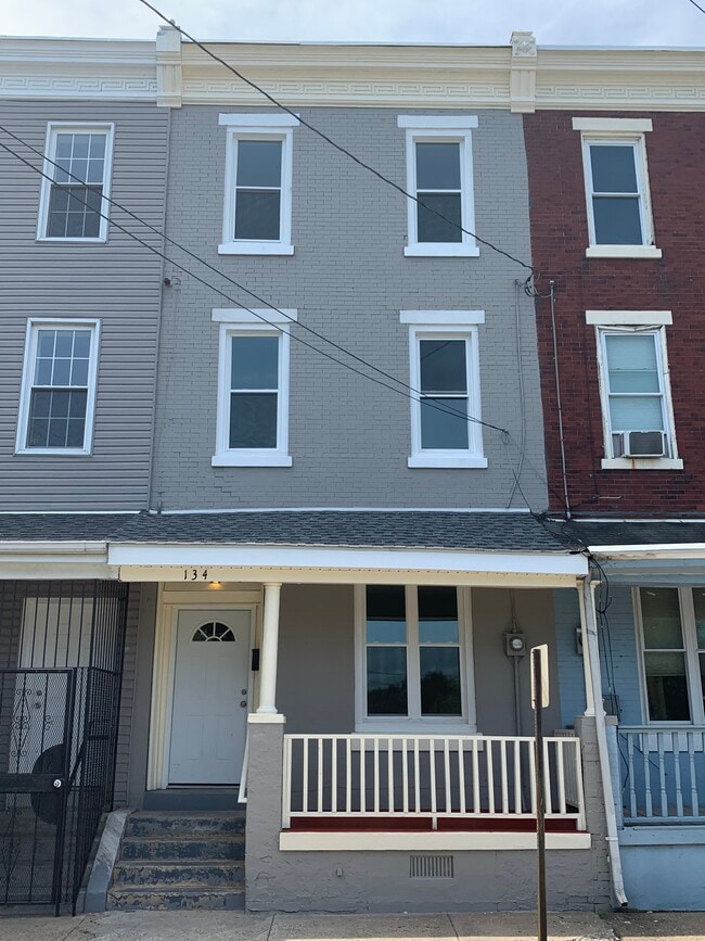 134 York St in Camden, NJ - Foto de edificio - Building Photo