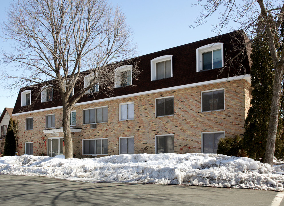 Walnut Apartments in Farmington, MN - Building Photo