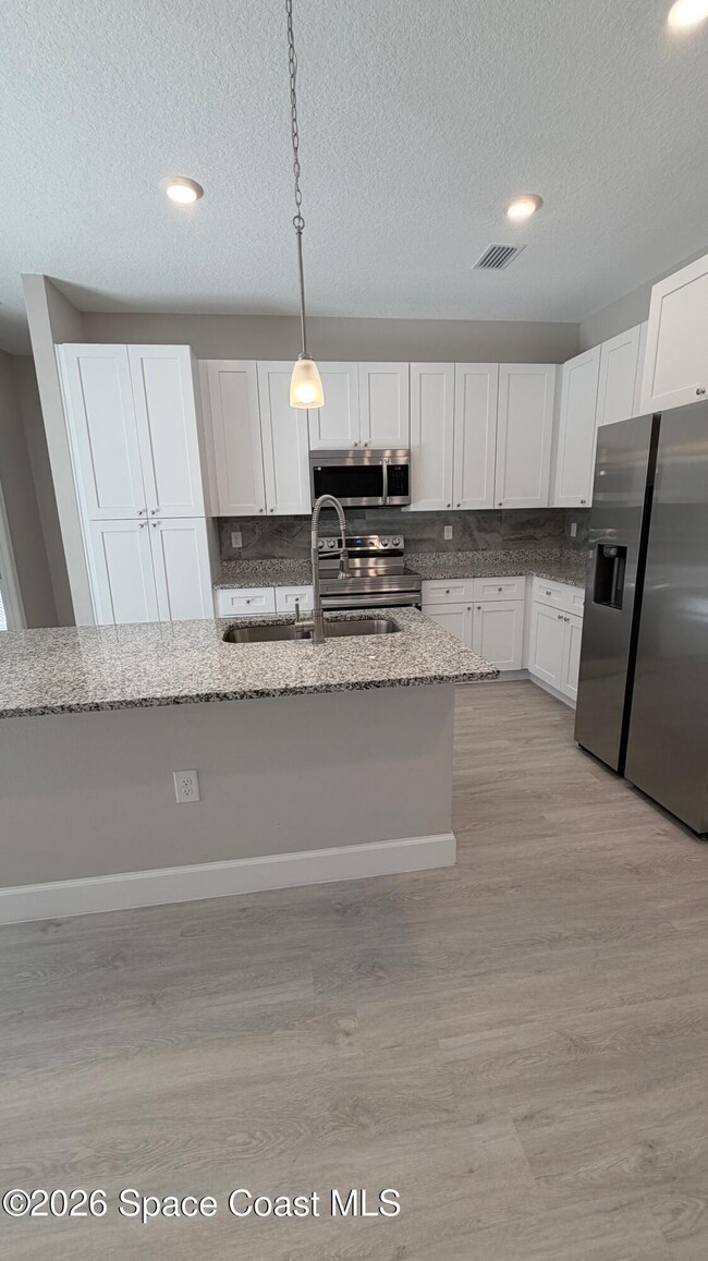 1318 Saxony Rd SW in Palm Bay, FL - Building Photo - Building Photo