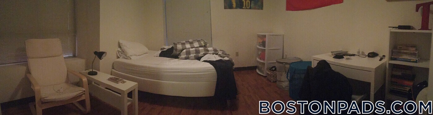 81 Essex St in Boston, MA - Building Photo