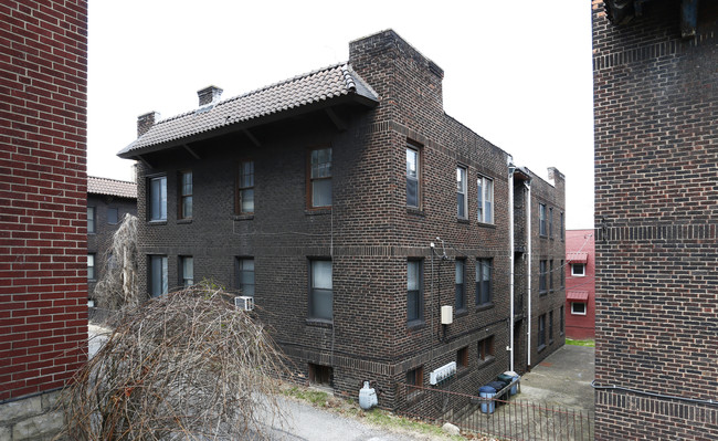 5856 Alderson St in Pittsburgh, PA - Building Photo - Building Photo