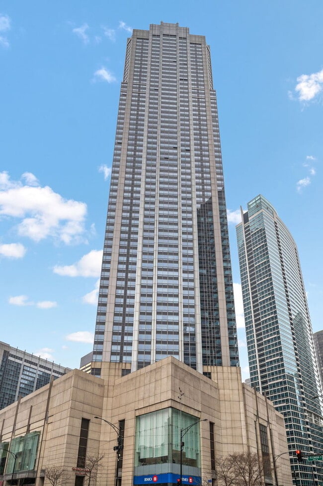 property at 512 N McClurg Ct