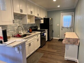 4812 Daisy St, Unit 4812 in Oakland, CA - Building Photo - Building Photo