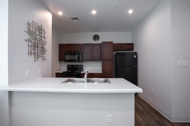 Blue Flame Apartments in El Paso, TX - Foto de edificio - Interior Photo