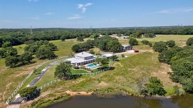 10964 FM 902 in Collinsville, TX - Building Photo - Building Photo