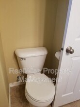 822 NE 8th St in Grants Pass, OR - Building Photo - Building Photo